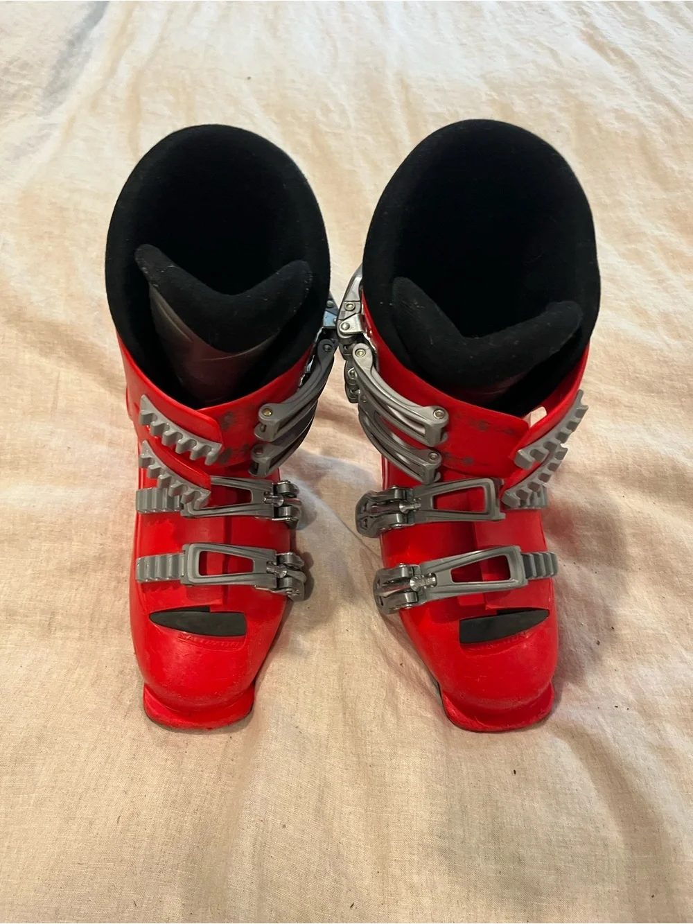 Salomon 20.0 Red Kids Ski Boots with Silver Buckle, 247 mm